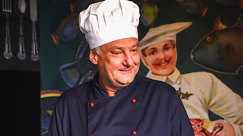 Chefkoch im Hoftheater Bergkirchen, Mahlzeit!
