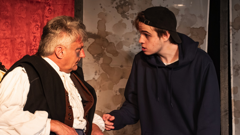 Der zerbrochene Krug im Hoftheater Bergkirchen