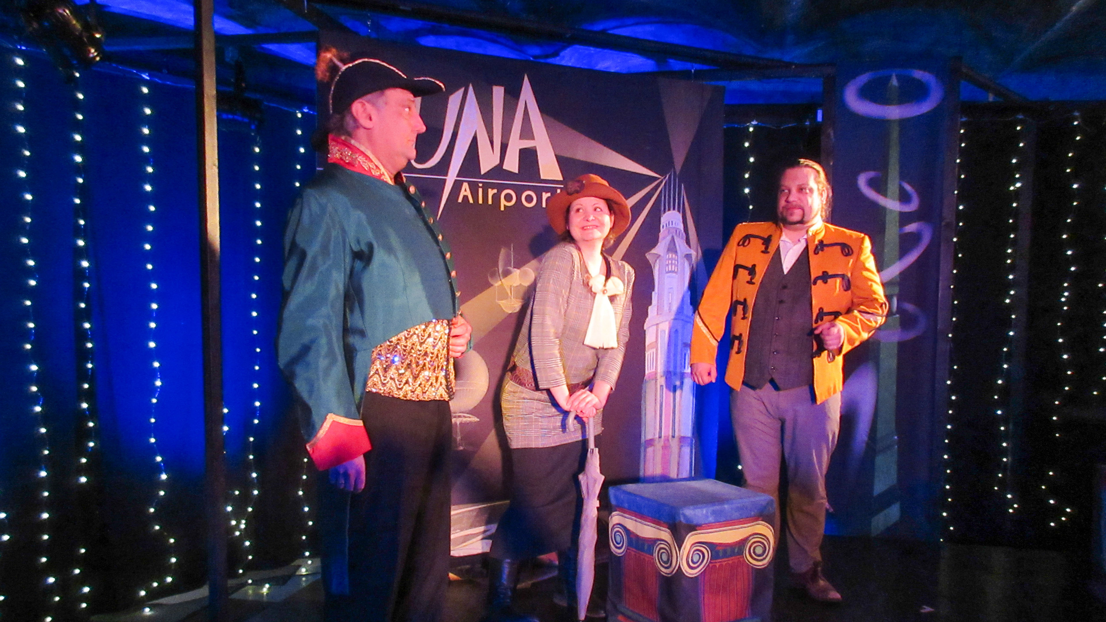 Frau Luna landet im Hoftheater!